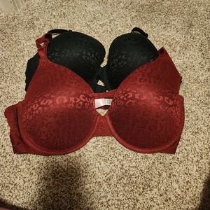 2 wear everywhere tshirt lightly lined VS Victoria secret bras